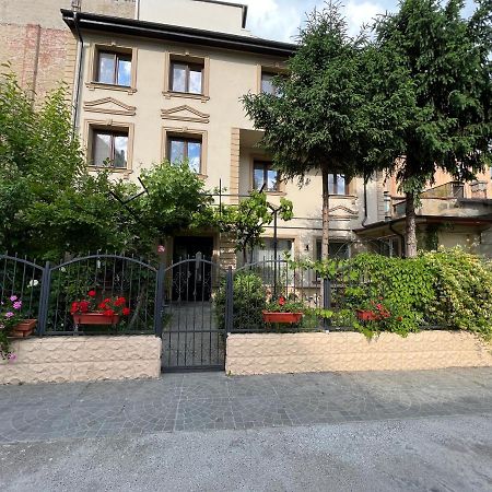 Hotel Boutique Cathedral Plaza Residences Room For Rent Downtown Bucureşti Exterior foto