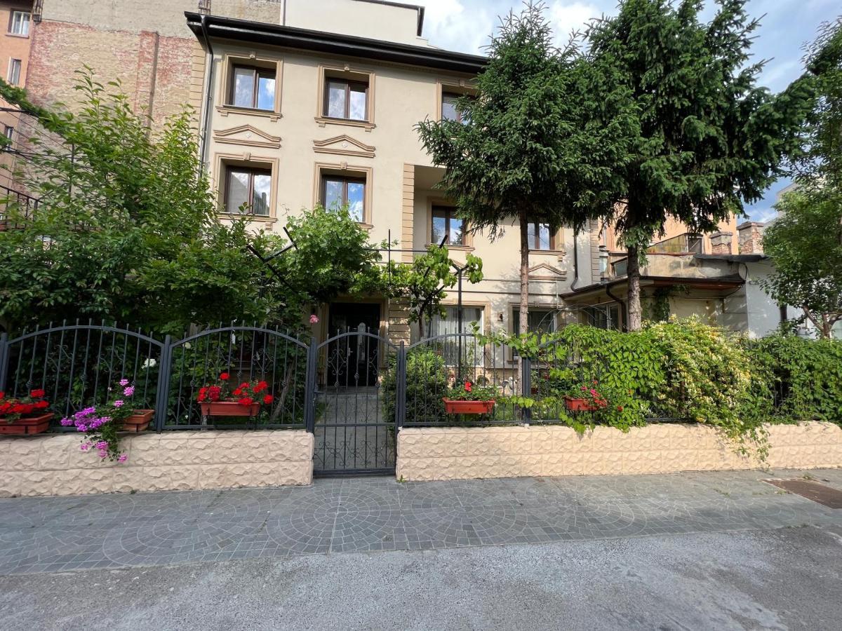 Hotel Boutique Cathedral Plaza Residences Room For Rent Downtown Bucureşti Exterior foto