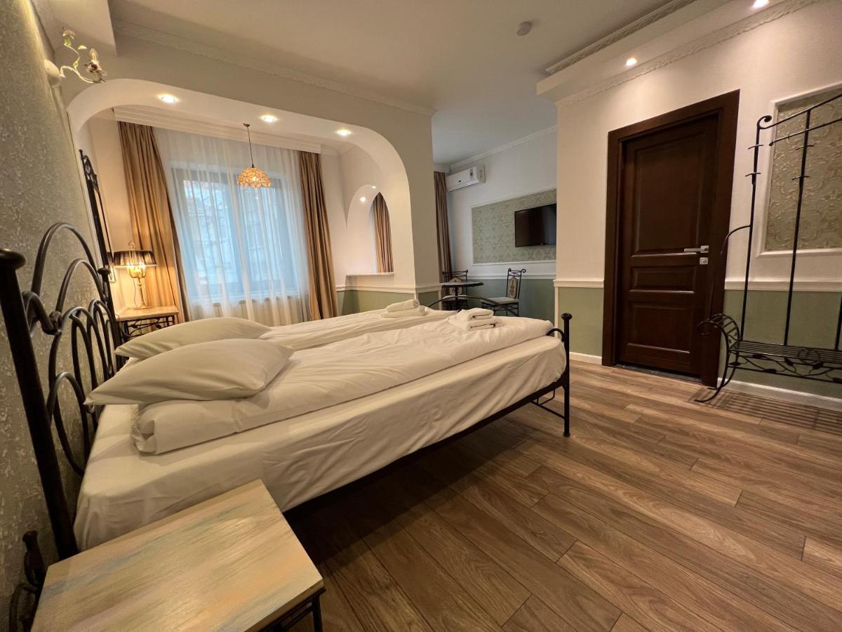 Hotel Boutique Cathedral Plaza Residences Room For Rent Downtown Bucureşti Exterior foto