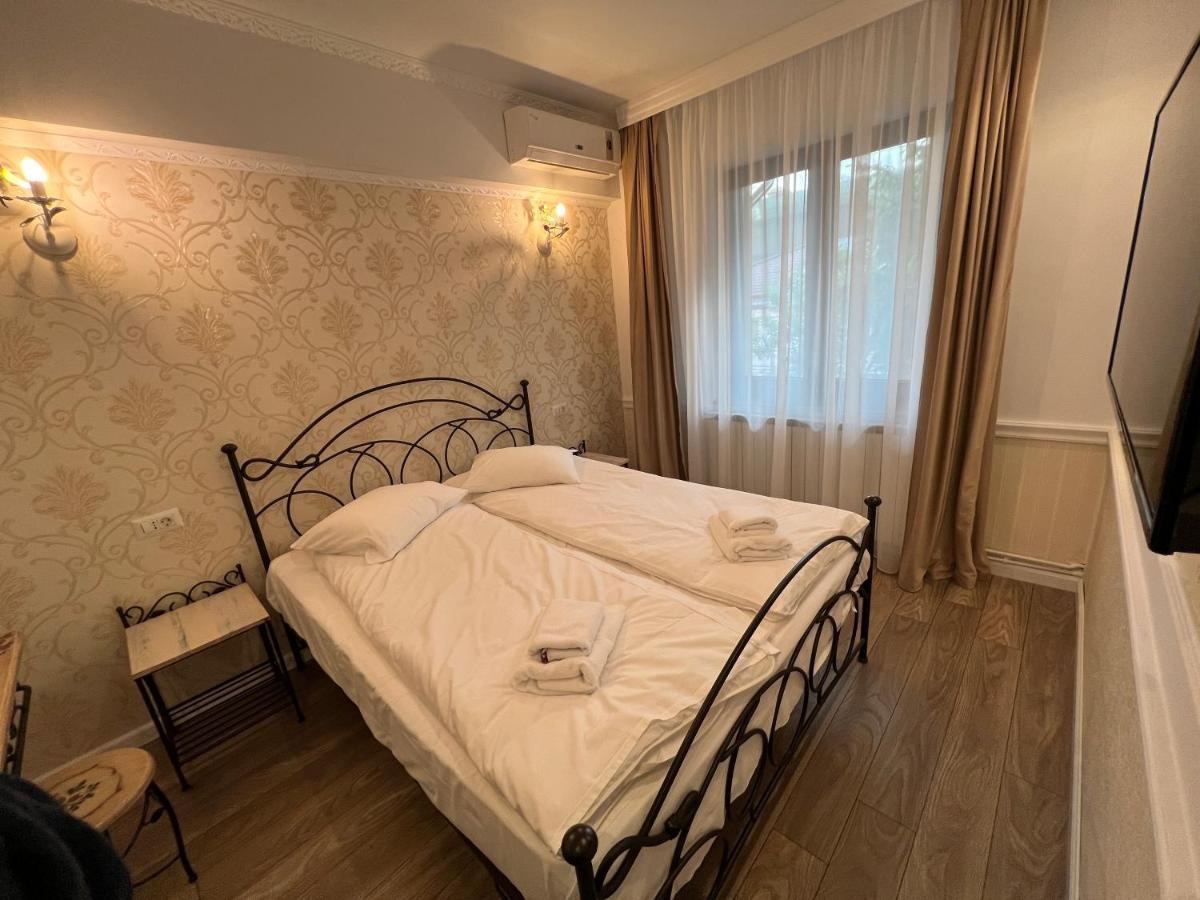 Hotel Boutique Cathedral Plaza Residences Room For Rent Downtown Bucureşti Exterior foto