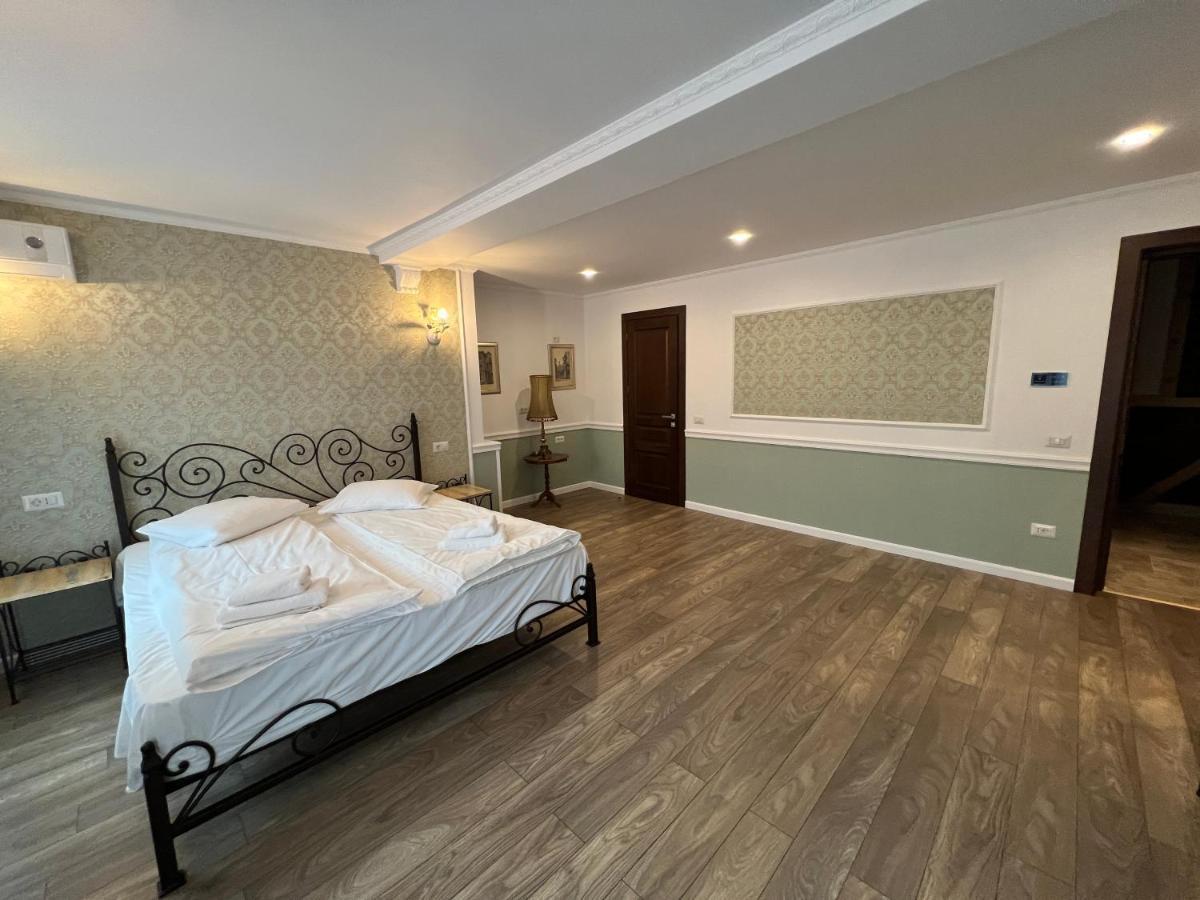 Hotel Boutique Cathedral Plaza Residences Room For Rent Downtown Bucureşti Exterior foto