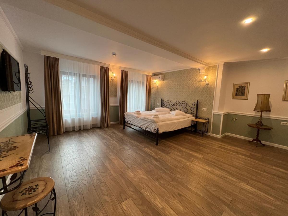 Hotel Boutique Cathedral Plaza Residences Room For Rent Downtown Bucureşti Exterior foto