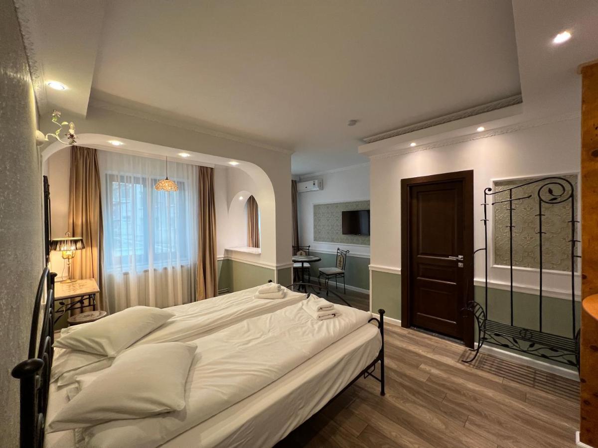 Hotel Boutique Cathedral Plaza Residences Room For Rent Downtown Bucureşti Exterior foto