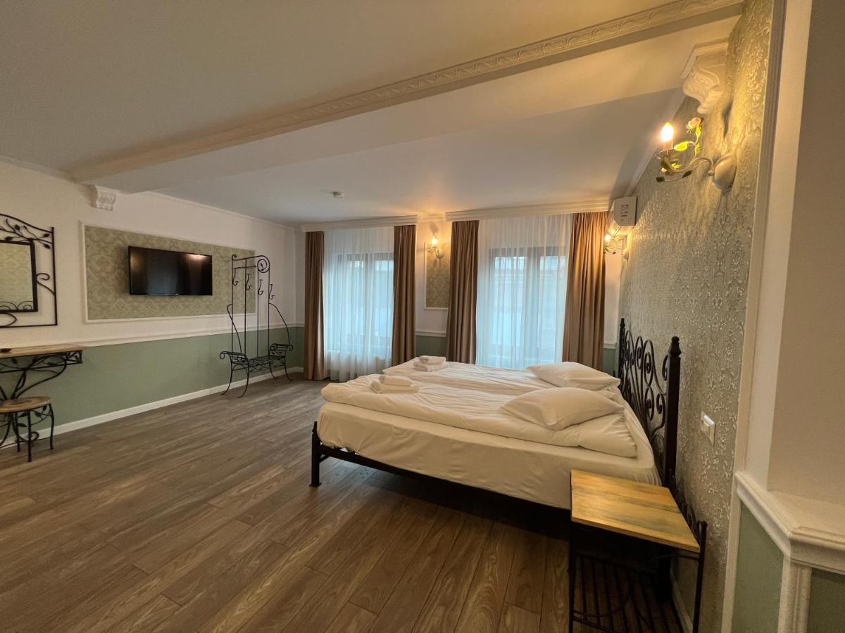 Hotel Boutique Cathedral Plaza Residences Room For Rent Downtown Bucureşti Exterior foto