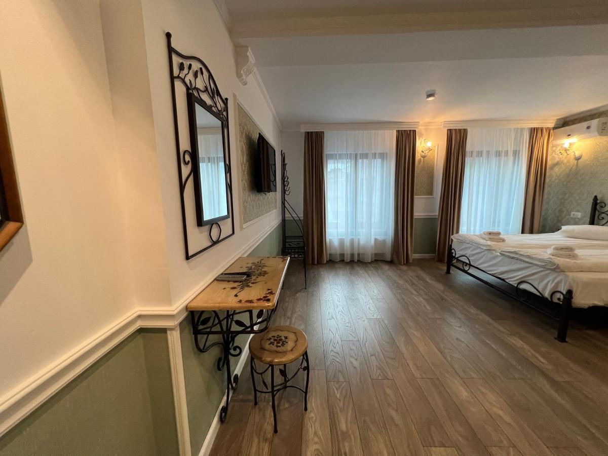 Hotel Boutique Cathedral Plaza Residences Room For Rent Downtown Bucureşti Exterior foto