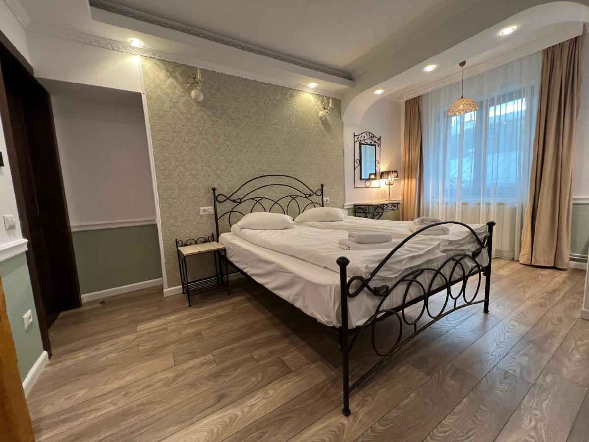 Hotel Boutique Cathedral Plaza Residences Room For Rent Downtown Bucureşti Exterior foto