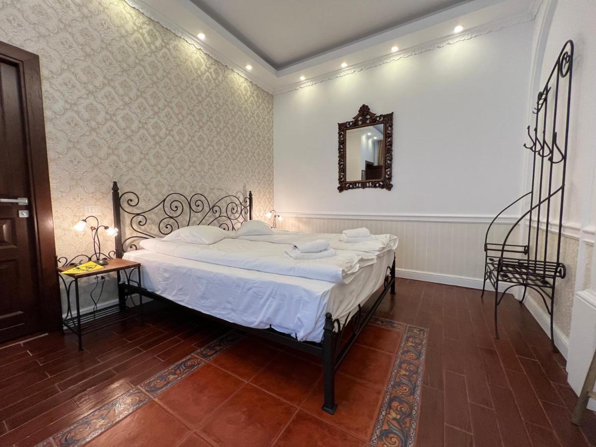 Hotel Boutique Cathedral Plaza Residences Room For Rent Downtown Bucureşti Exterior foto