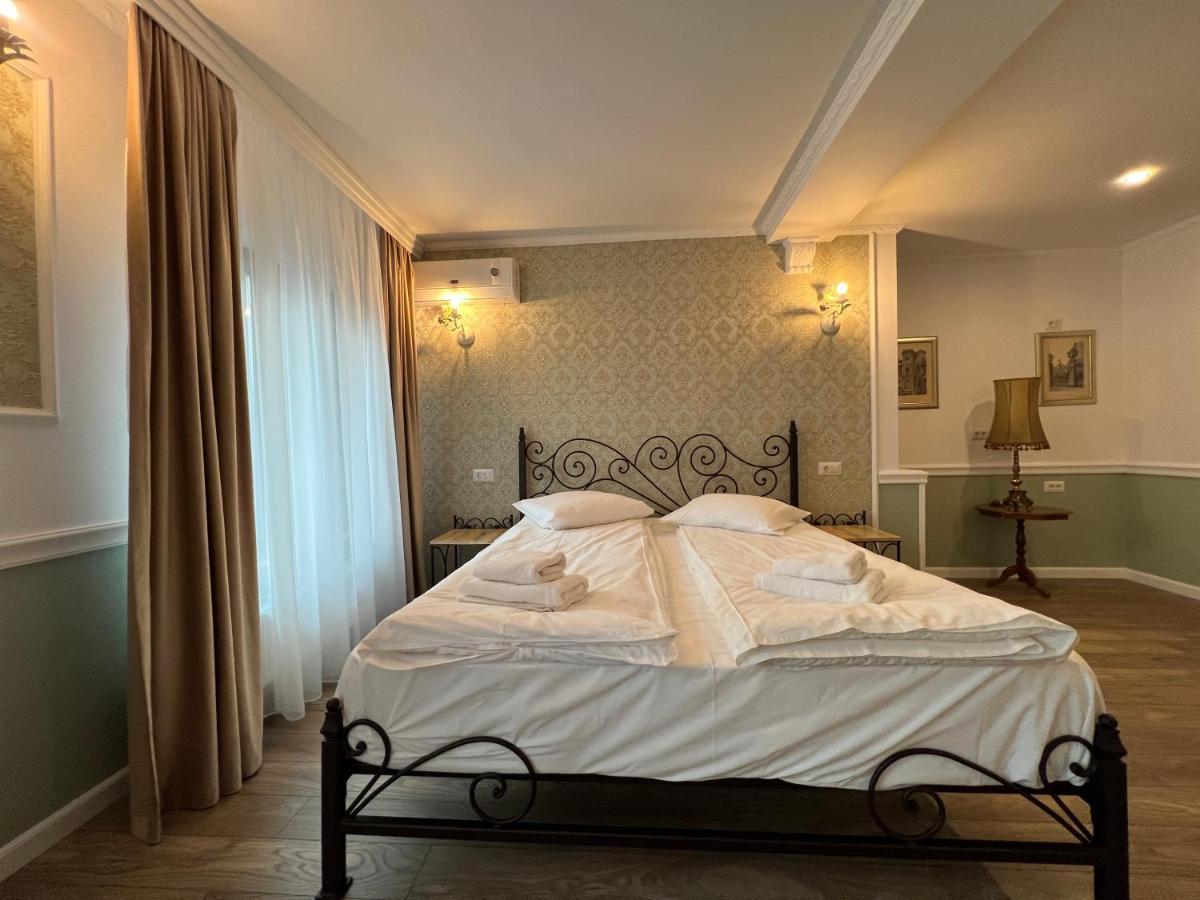 Hotel Boutique Cathedral Plaza Residences Room For Rent Downtown Bucureşti Exterior foto