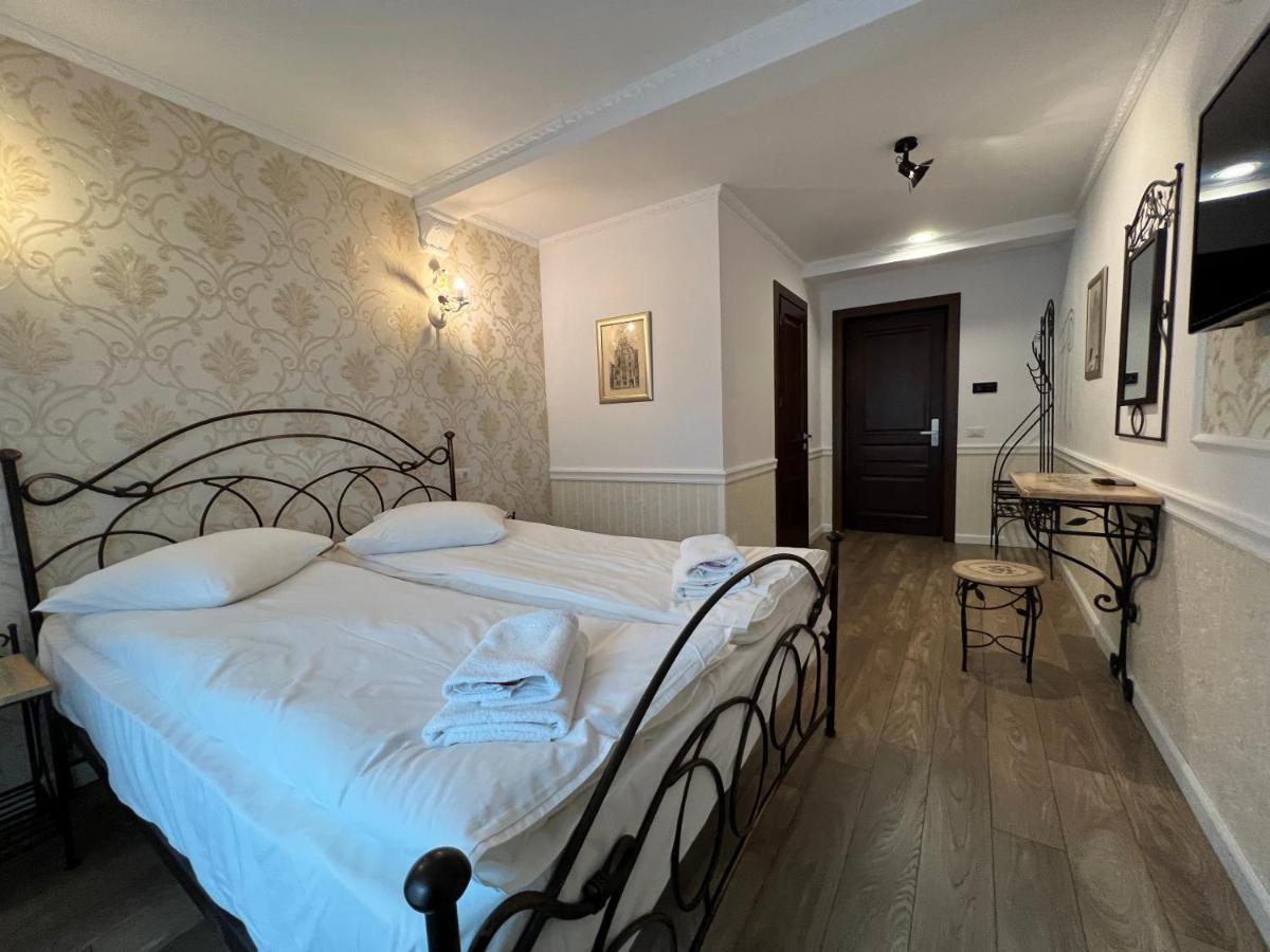 Hotel Boutique Cathedral Plaza Residences Room For Rent Downtown Bucureşti Exterior foto