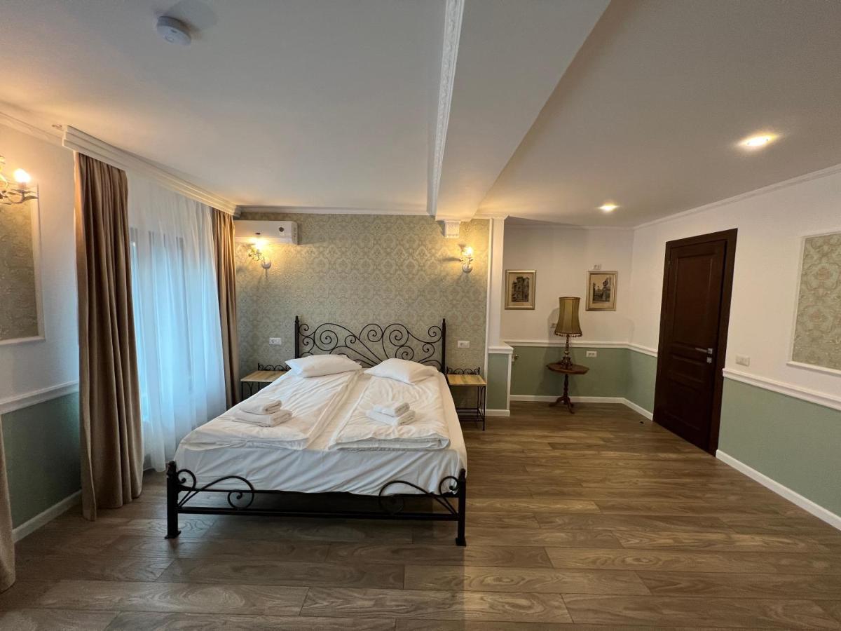 Hotel Boutique Cathedral Plaza Residences Room For Rent Downtown Bucureşti Exterior foto
