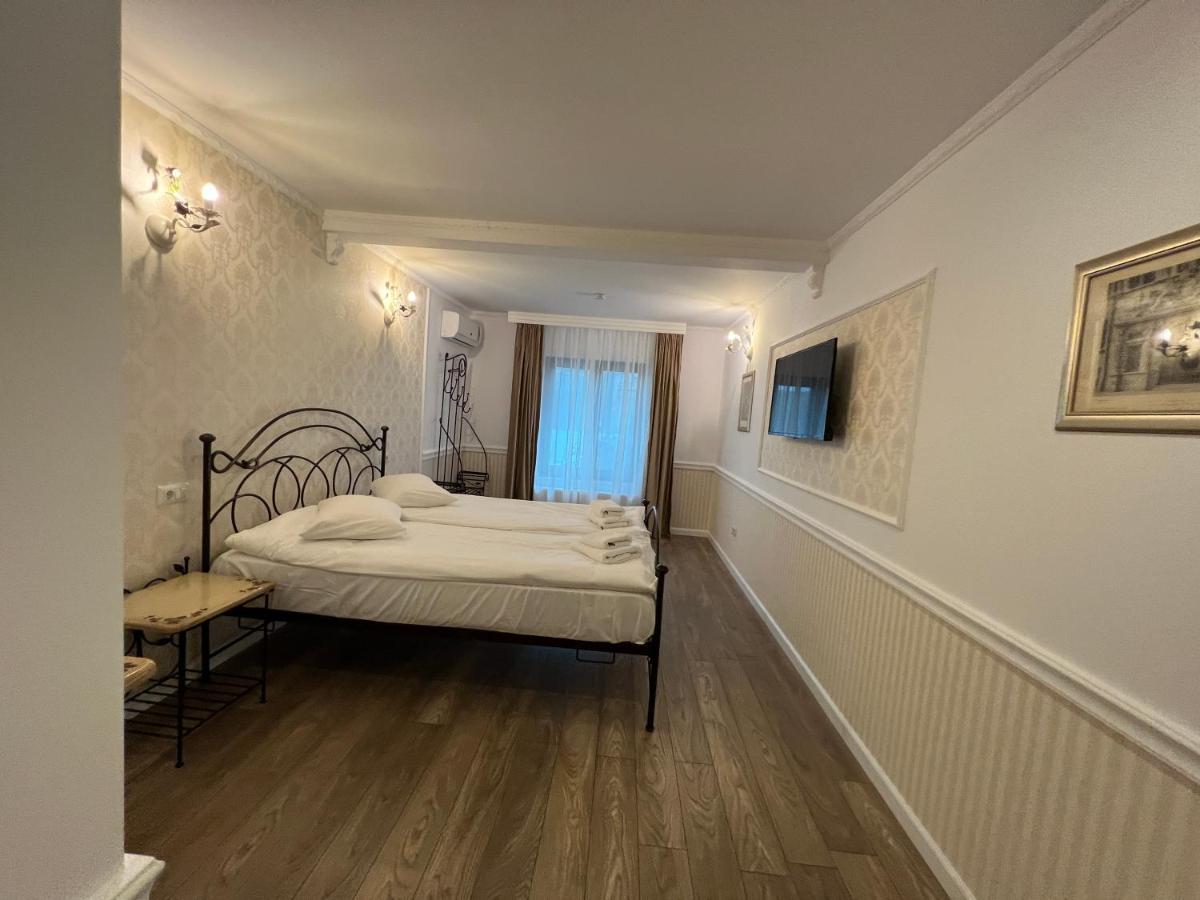 Hotel Boutique Cathedral Plaza Residences Room For Rent Downtown Bucureşti Exterior foto