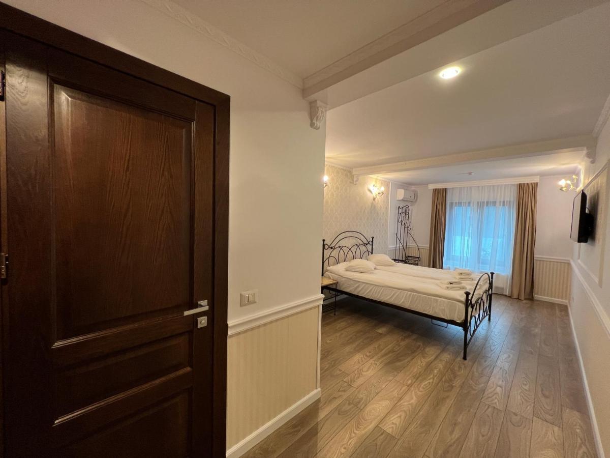 Hotel Boutique Cathedral Plaza Residences Room For Rent Downtown Bucureşti Exterior foto