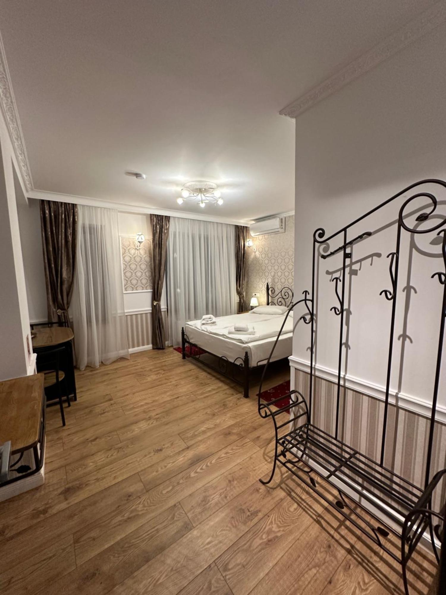 Hotel Boutique Cathedral Plaza Residences Room For Rent Downtown Bucureşti Exterior foto