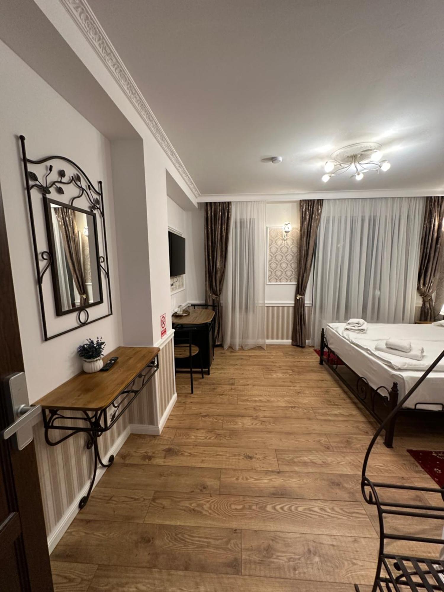 Hotel Boutique Cathedral Plaza Residences Room For Rent Downtown Bucureşti Exterior foto