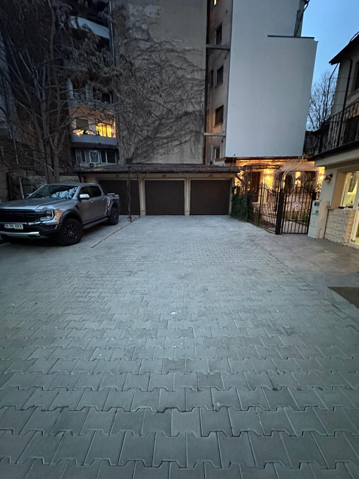 Hotel Boutique Cathedral Plaza Residences Room For Rent Downtown Bucureşti Exterior foto